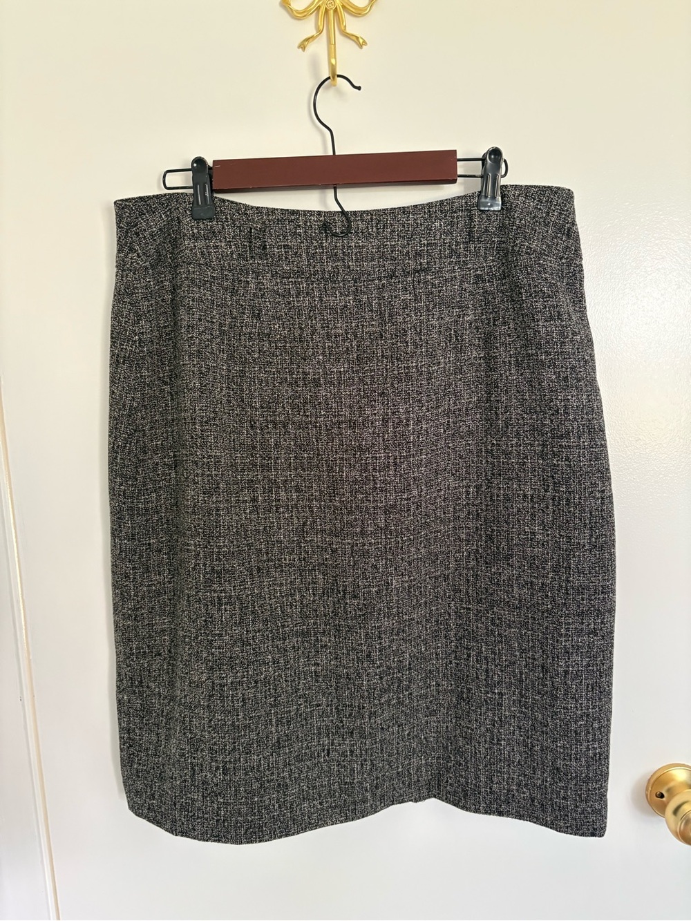 dressbarn Black and Gray Textured Pencil Skirt